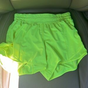 LULULEMON ELECTRIC YELLOW HOTTY HOTS: LOW RISE